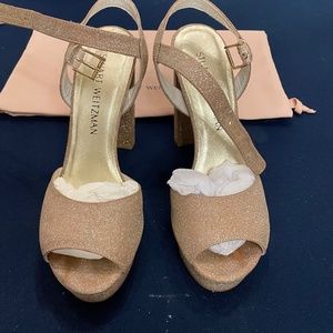 Stuart Weitzman Gold Sparkle Platform - Size 6.5